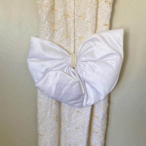 Vintage 90s Pearl Beaded Wedding Gown Size 12 Back Bow Old Money Bridal Dress - Picture 7 of 9